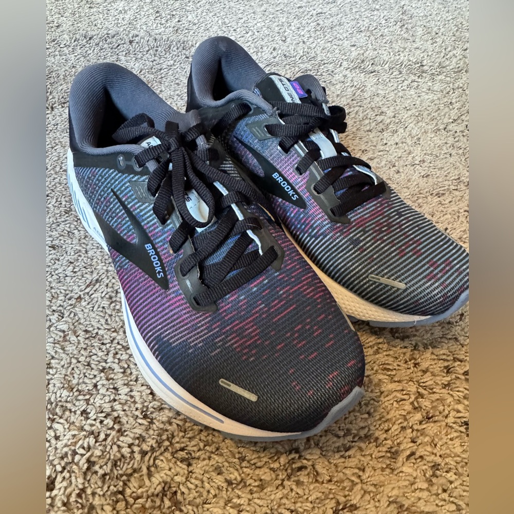 Brooks Women’s Adrenaline 22 Shoes Size 8.5